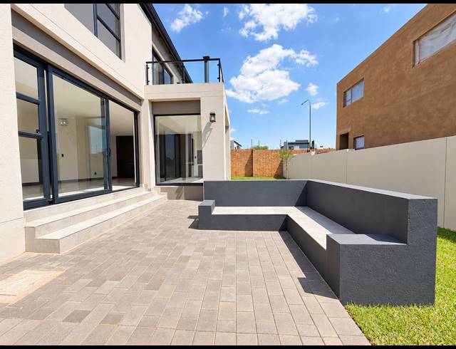 4 BEDROOM FREEHOLD FOR SALE IN FOUNTAINBROOK ESTATE